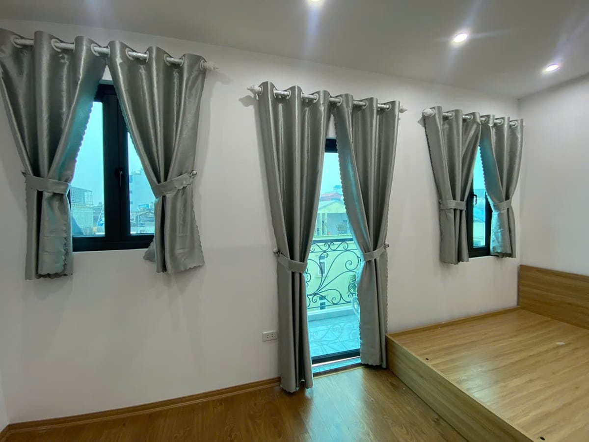 PHÒNG ĐƠN BAN CÔNG SIÊU THOÁNG TẦNG 4