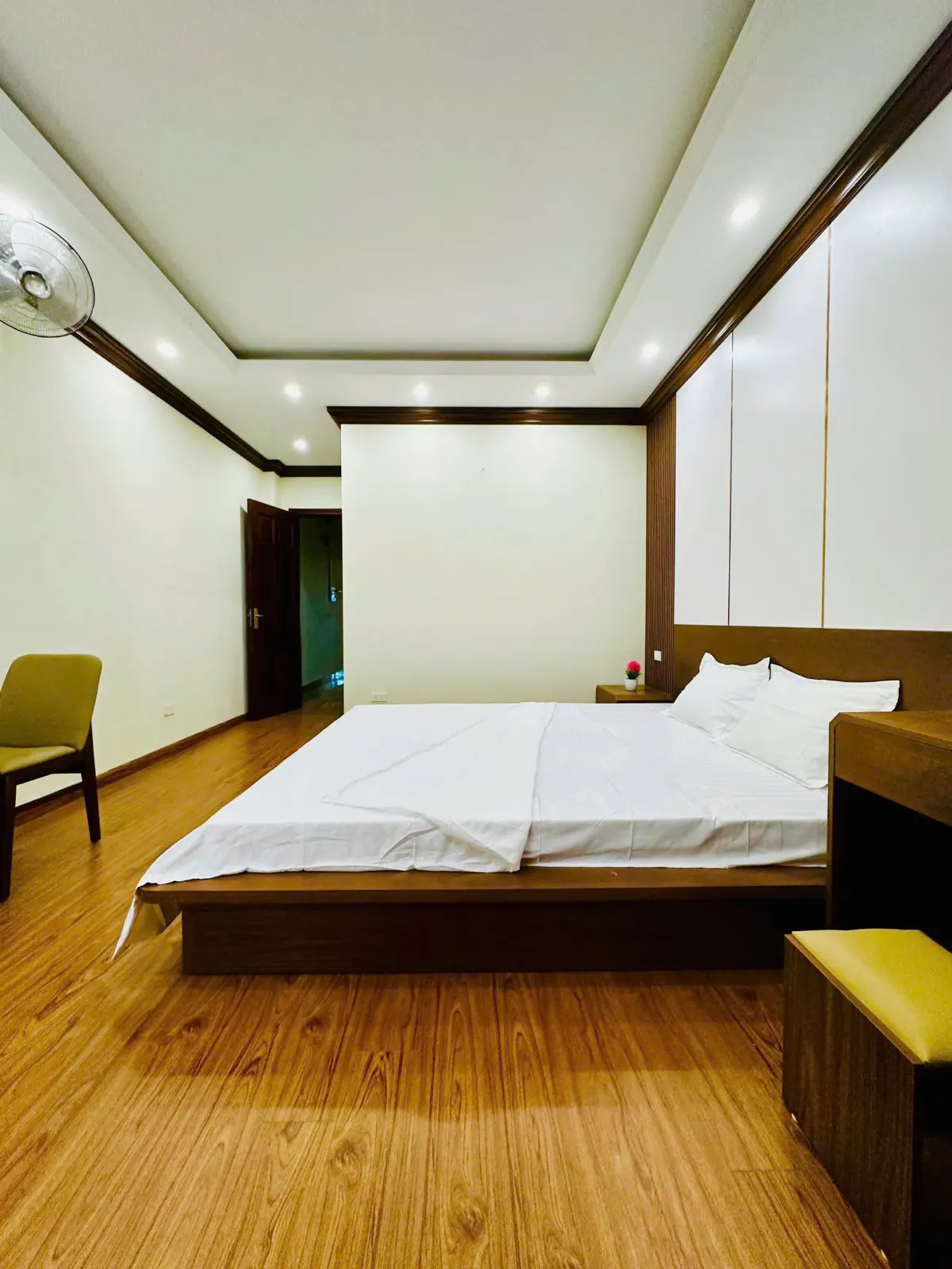 STUDIO NGÕ 196 PHÚ DIỄN