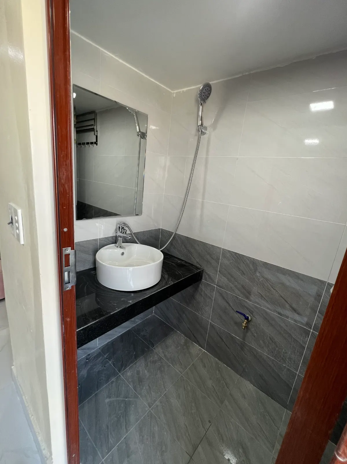 Phòng gác xép ngõ 87/46/46/9 Yên Xá - cuối đường Nguyễn Khuyến