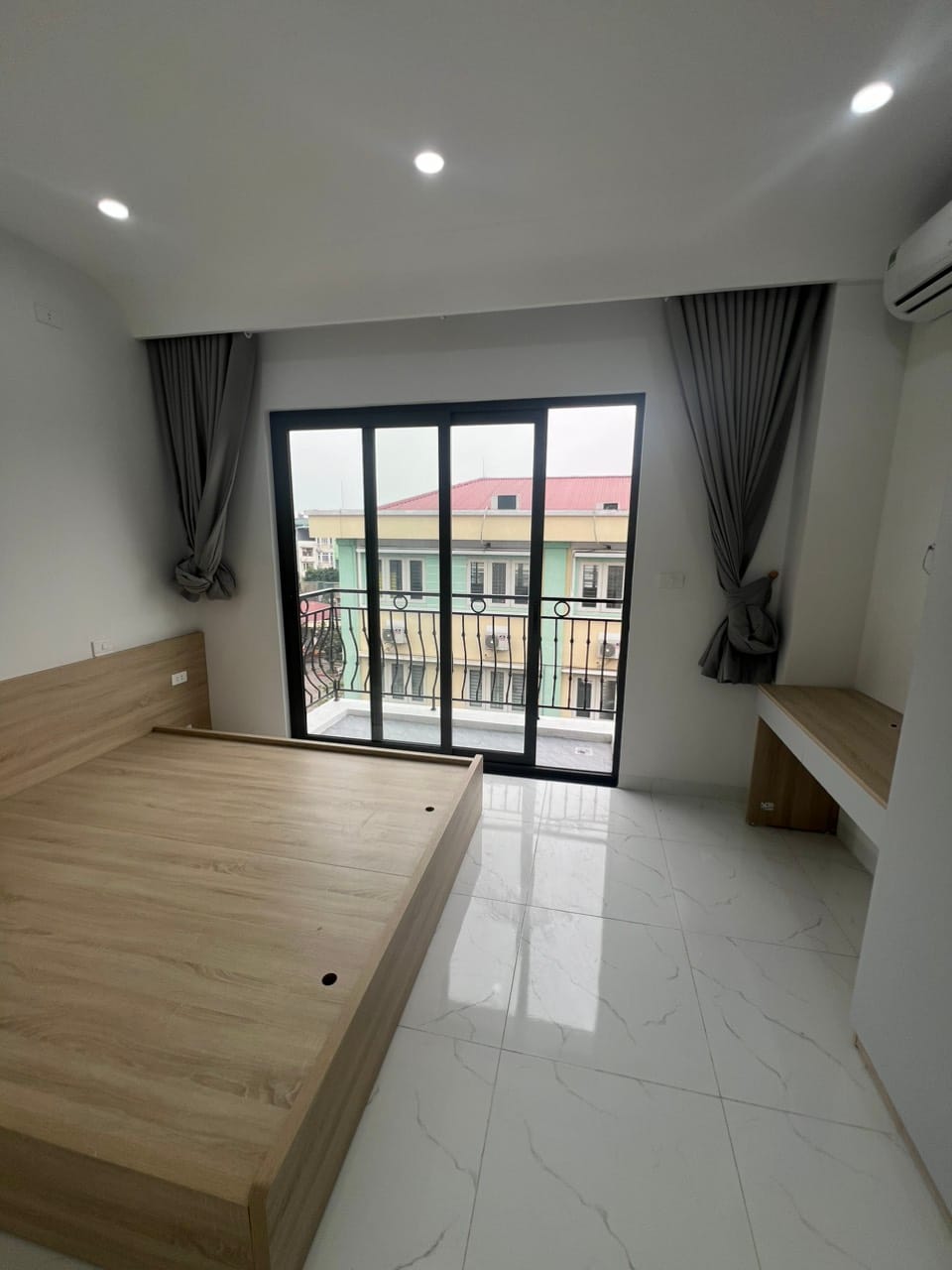 STUDIO MỚI ĐẸP TẠI 170 TÂN TRIỀU