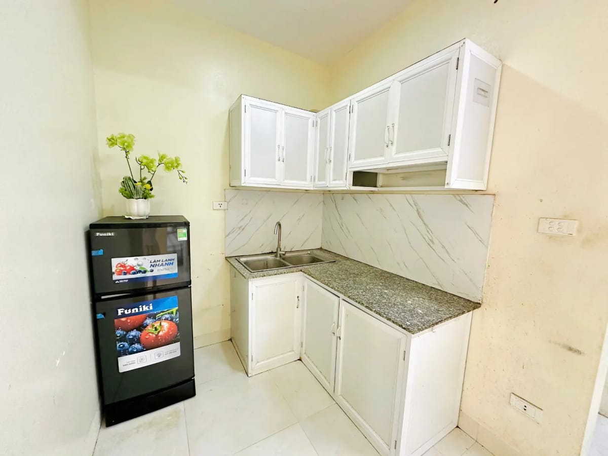 1 ngủ 1 khách lô gia ngõ 159 Pháo Đài Láng